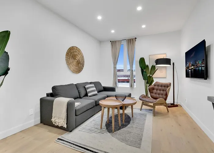 Deluxe Suites Downtown Montreal